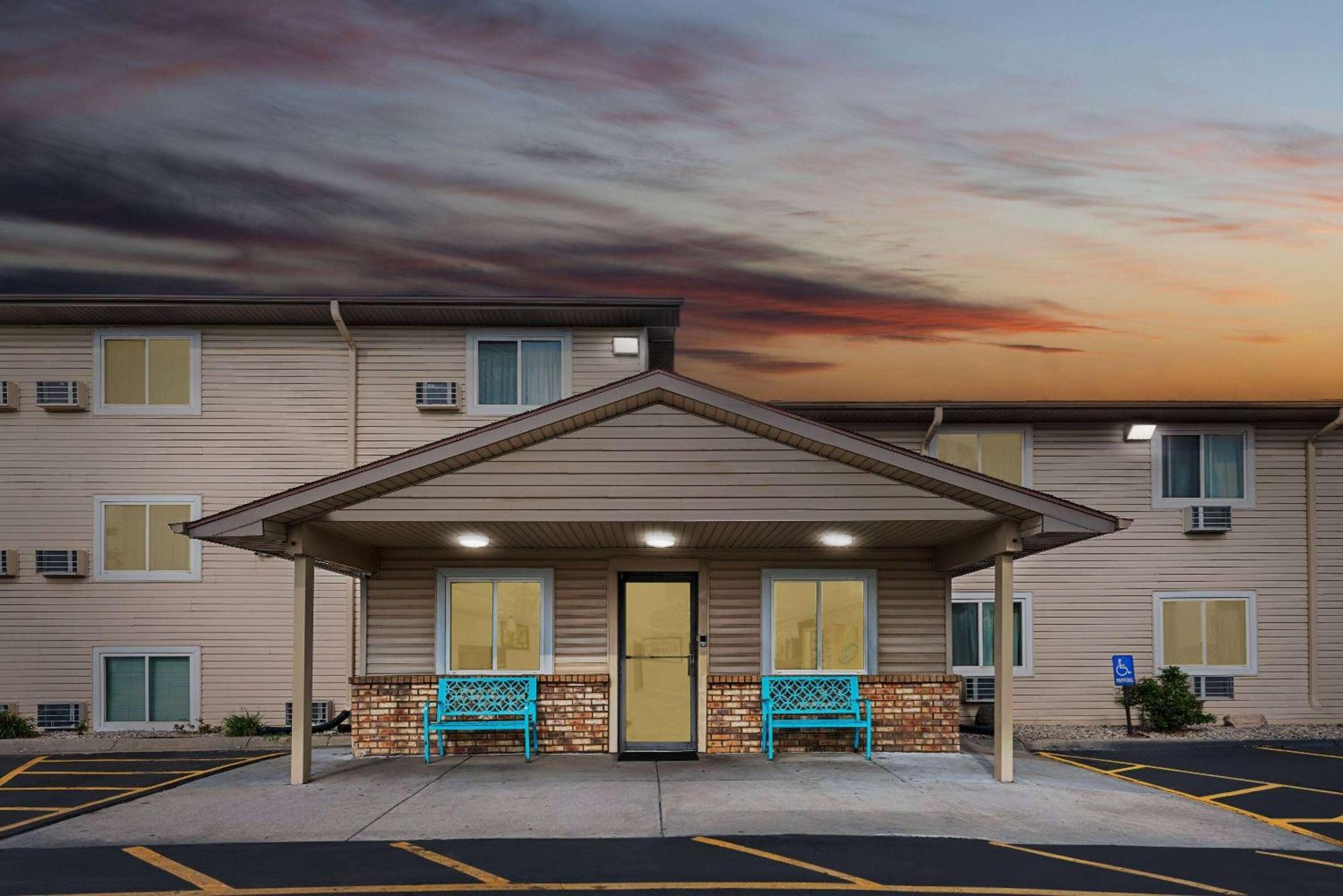 Super 8 By Wyndham Council Bluffs Ia Omaha Ne Area Μοτέλ Εξωτερικό φωτογραφία