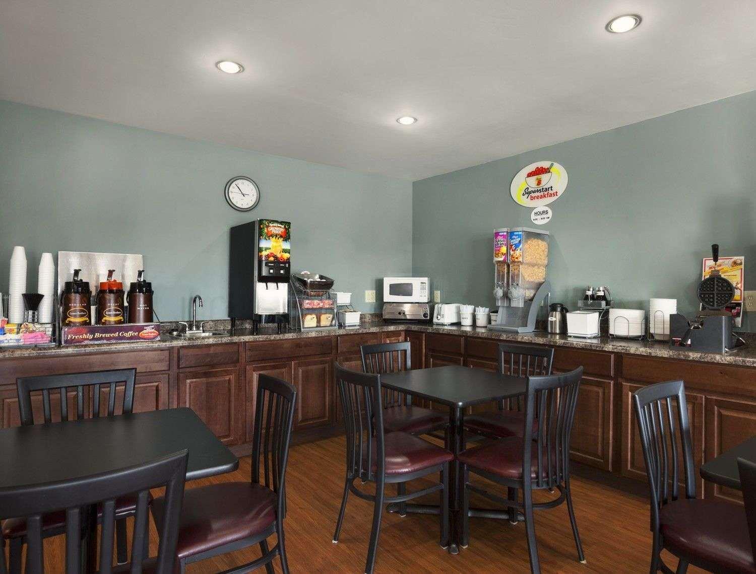 Super 8 By Wyndham Council Bluffs Ia Omaha Ne Area Μοτέλ Εξωτερικό φωτογραφία