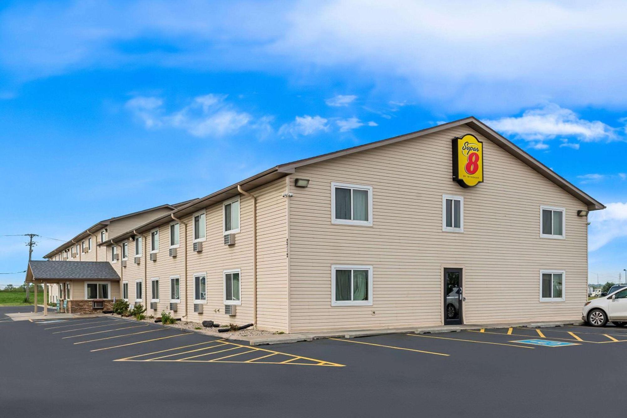 Super 8 By Wyndham Council Bluffs Ia Omaha Ne Area Μοτέλ Εξωτερικό φωτογραφία