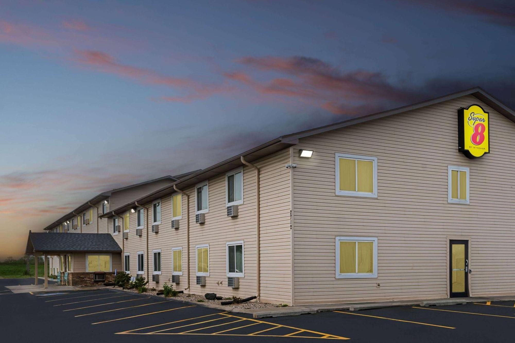 Super 8 By Wyndham Council Bluffs Ia Omaha Ne Area Μοτέλ Εξωτερικό φωτογραφία