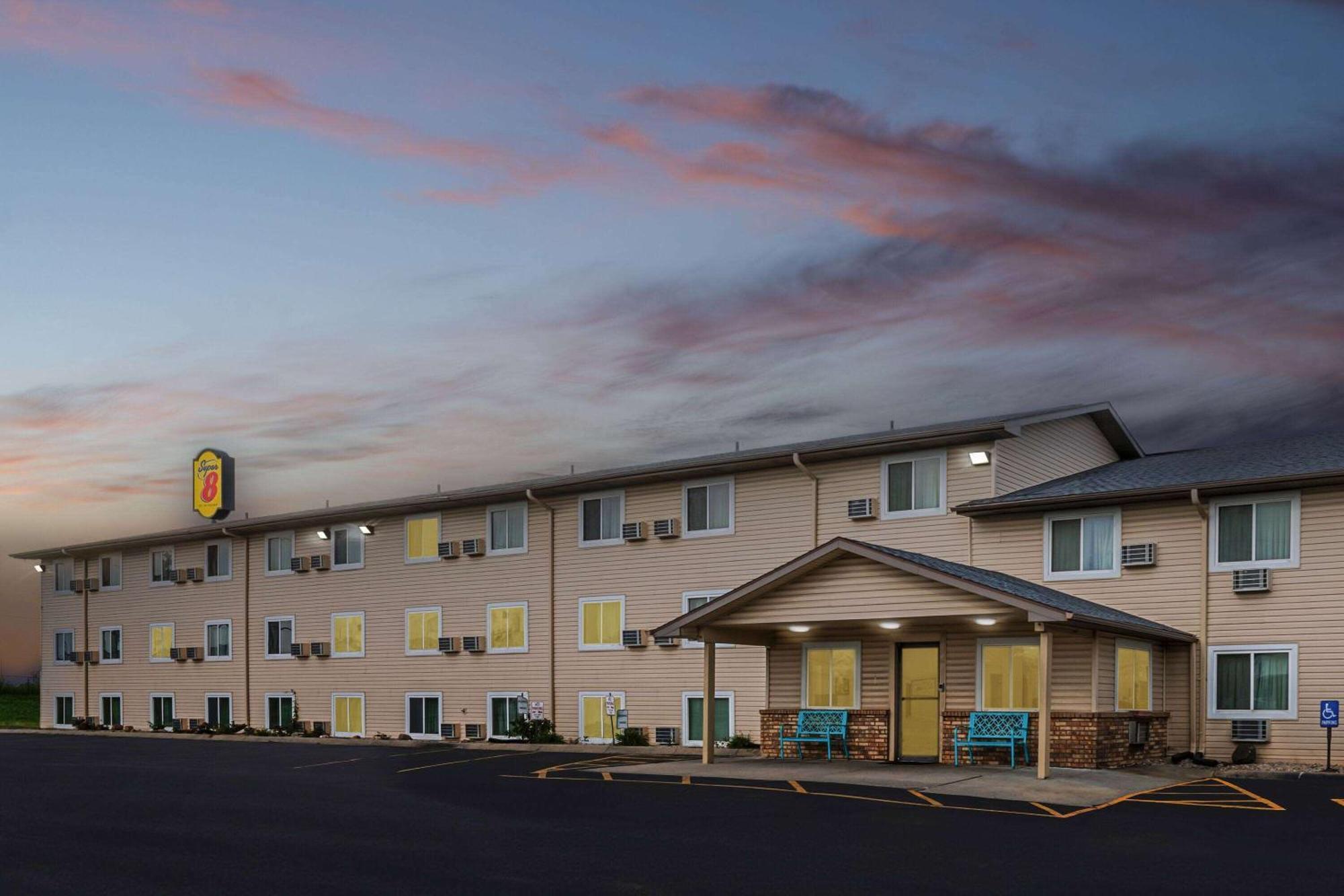 Super 8 By Wyndham Council Bluffs Ia Omaha Ne Area Μοτέλ Εξωτερικό φωτογραφία